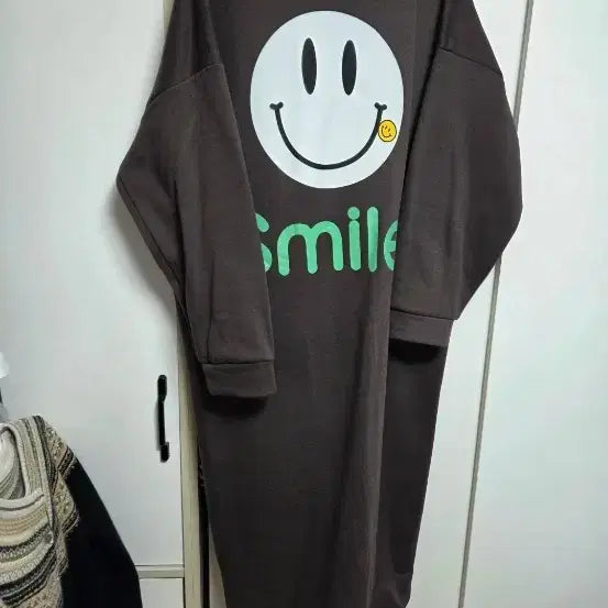 [BUNJANG] Smile Printed Long Dress - Brown / 스마일 프린팅 롱 원피스 브라운