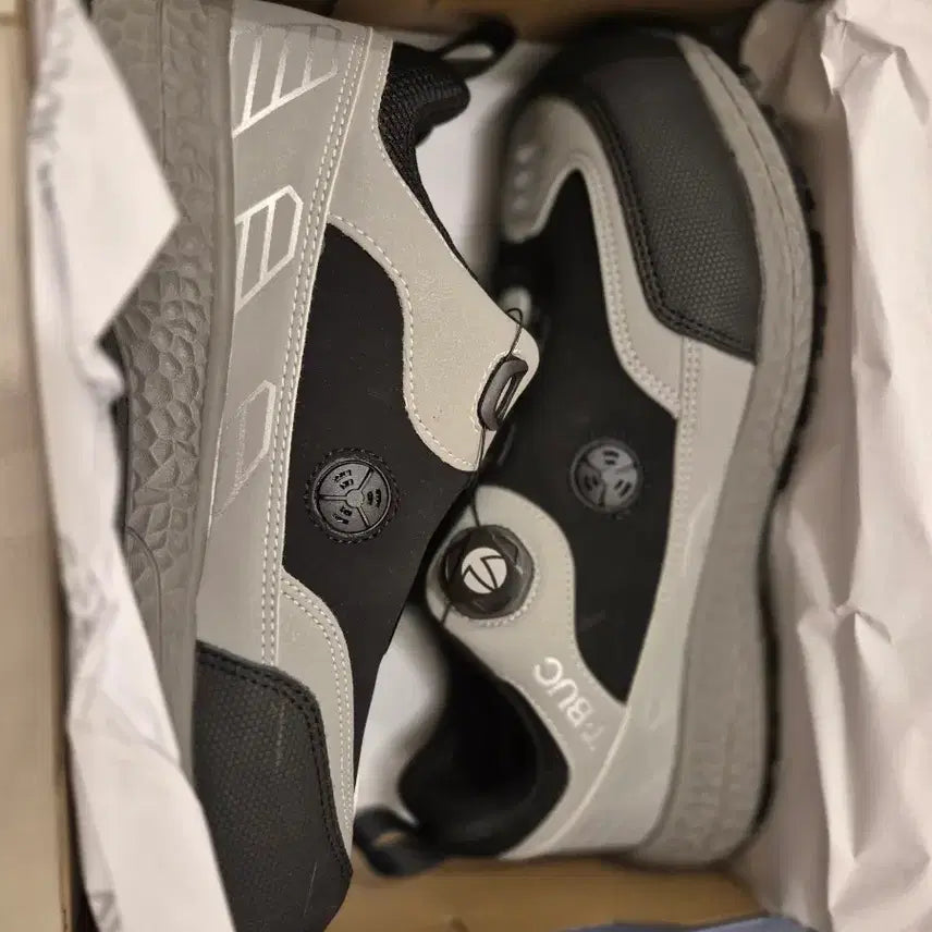 [BUNJANG] T-BUC Safety Dial Shoes (Black/Gray) / T-BUC 다이얼 안전화 블랙/회색 새상품