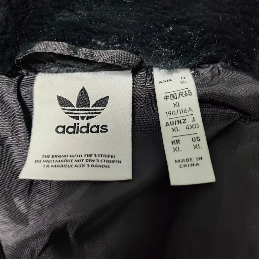 [BUNJANG] Adidas Big Trefoil Faux Fur Jacket Black / [ KR XL ] 아디다스 빅트레포일 퍼 자켓 블랙 HC0323