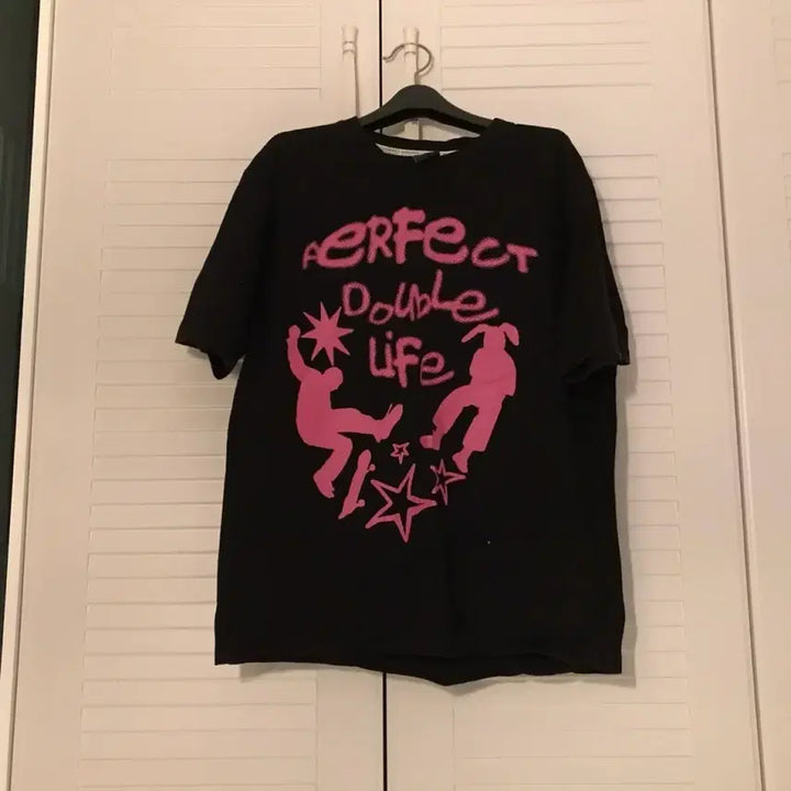 [BUNJANG] Love Is True DN Board Tee Black / 러브이즈트루 DN BOARD TEE BLACK