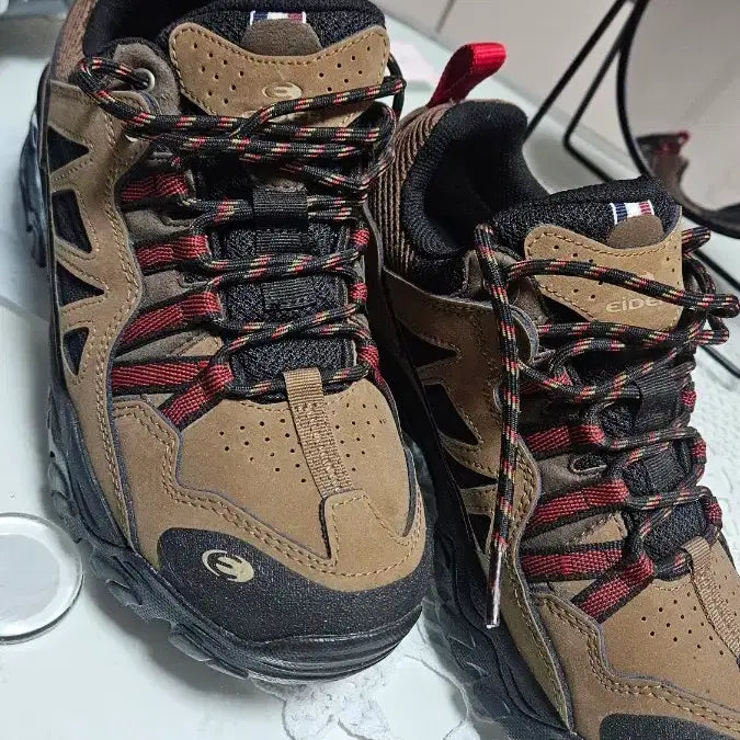 [BUNJANG] Aider Akers Hiking Shoes (DUS20G06) - Brown, Unisex / 아이더 등산화 브라운 운동화