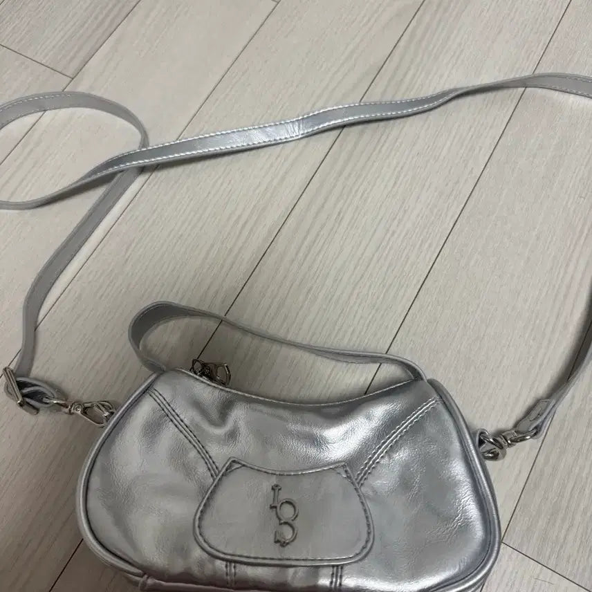 [BUNJANG] Illygo Signature Mini Bag Silver / 일리고 시그니처 미니백 실버