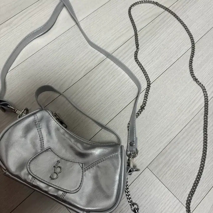 [BUNJANG] Illygo Signature Mini Bag Silver / 일리고 시그니처 미니백 실버