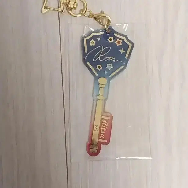 [SOLD OUT] 앙스타 리츠 사인 열쇠 키링