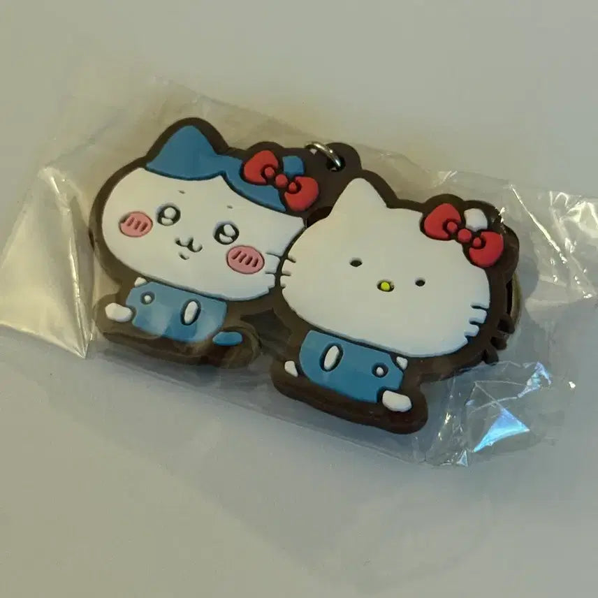 [BUNJANG] Hello Kitty Chiikawa Keyring / 헬로키티 치이카와 키링