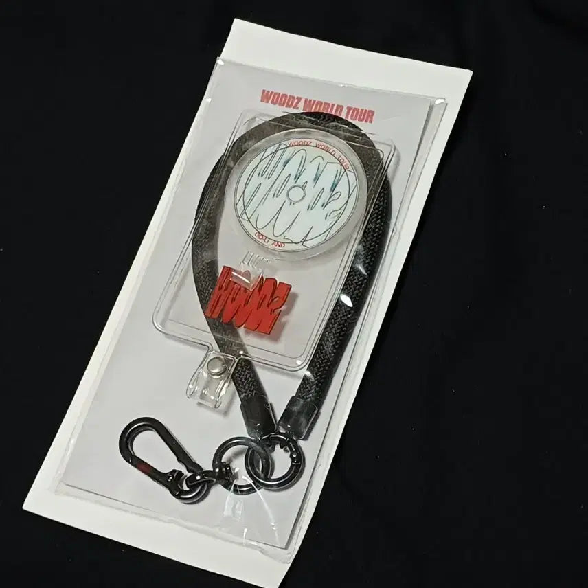 [SOLD OUT] 우즈 조승연 폰스트랩