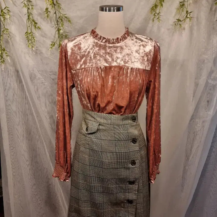 [BUNJANG] Thursday Island Velvet Flower Embroidery Blouse / 새상품 S 벨벳 플라워자수 블라우스 써스데이아일랜드  t178mbl233