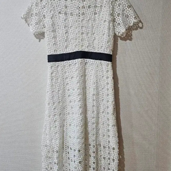 [BUNJANG] Lace White Long Dress with Black Ribbon Detail / 레이스 화이트 원피스 블랙 리본 포인트
