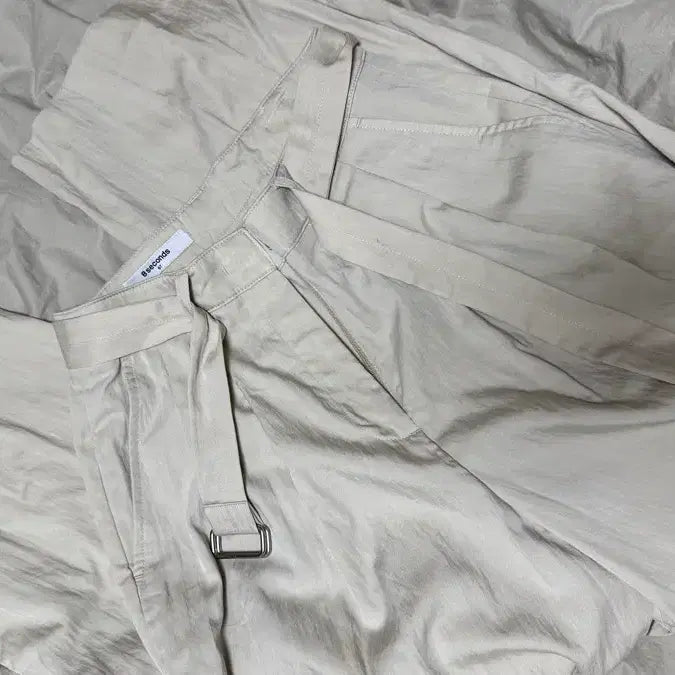 [BUNJANG] 8seconds Rayon Blend Belted Wide Slacks Beige / 에잇세컨즈 레이온 혼방 벨티드 와이드 슬랙스 베이지 여름용