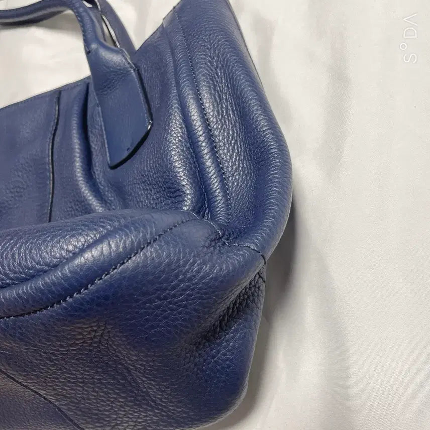 [SOLD OUT] 페라가모 네이비 레더 숄더백