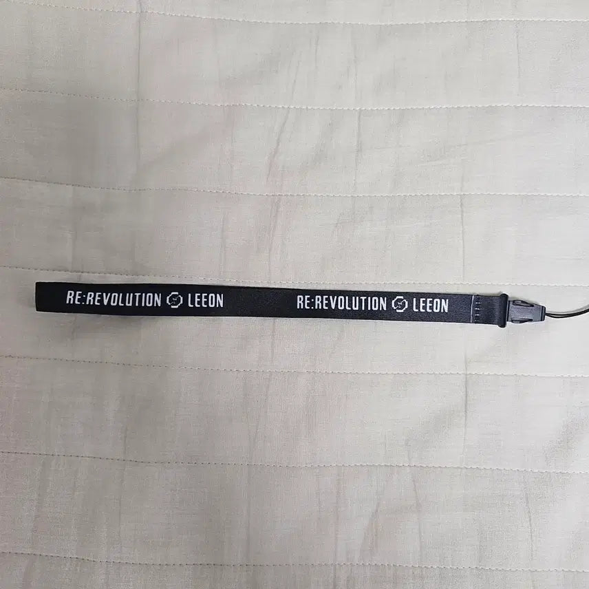 [BUNJANG] Lee Re Revolution Leeon Light Stick Strap / 리레볼루션 리온 응원봉 스트랩