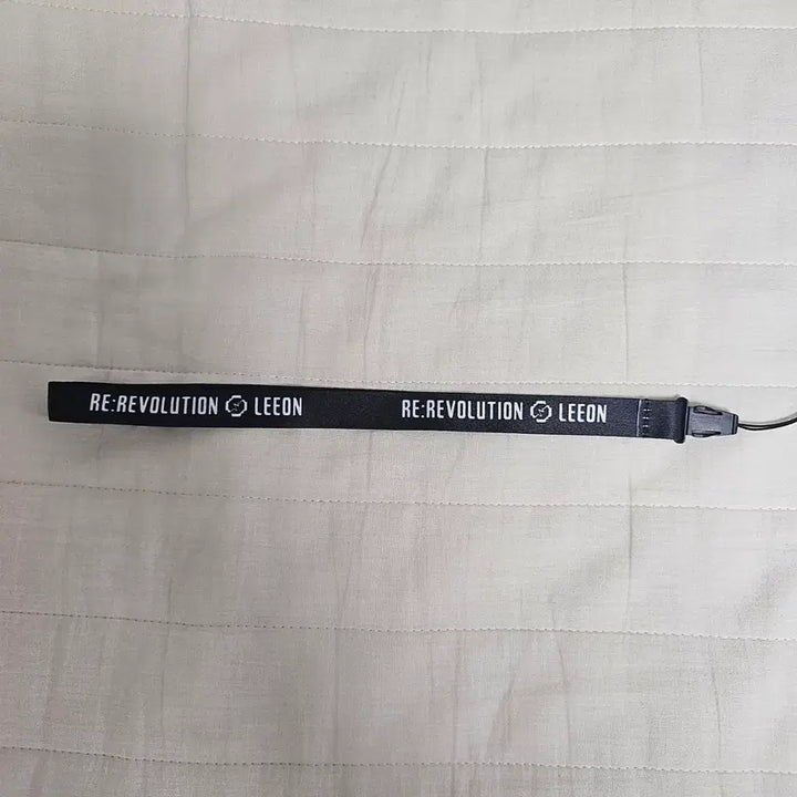 [BUNJANG] Lee Re Revolution Leeon Light Stick Strap / 리레볼루션 리온 응원봉 스트랩