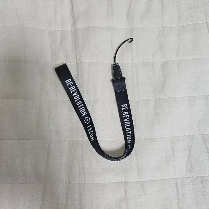 [BUNJANG] Lee Re Revolution Leeon Light Stick Strap / 리레볼루션 리온 응원봉 스트랩
