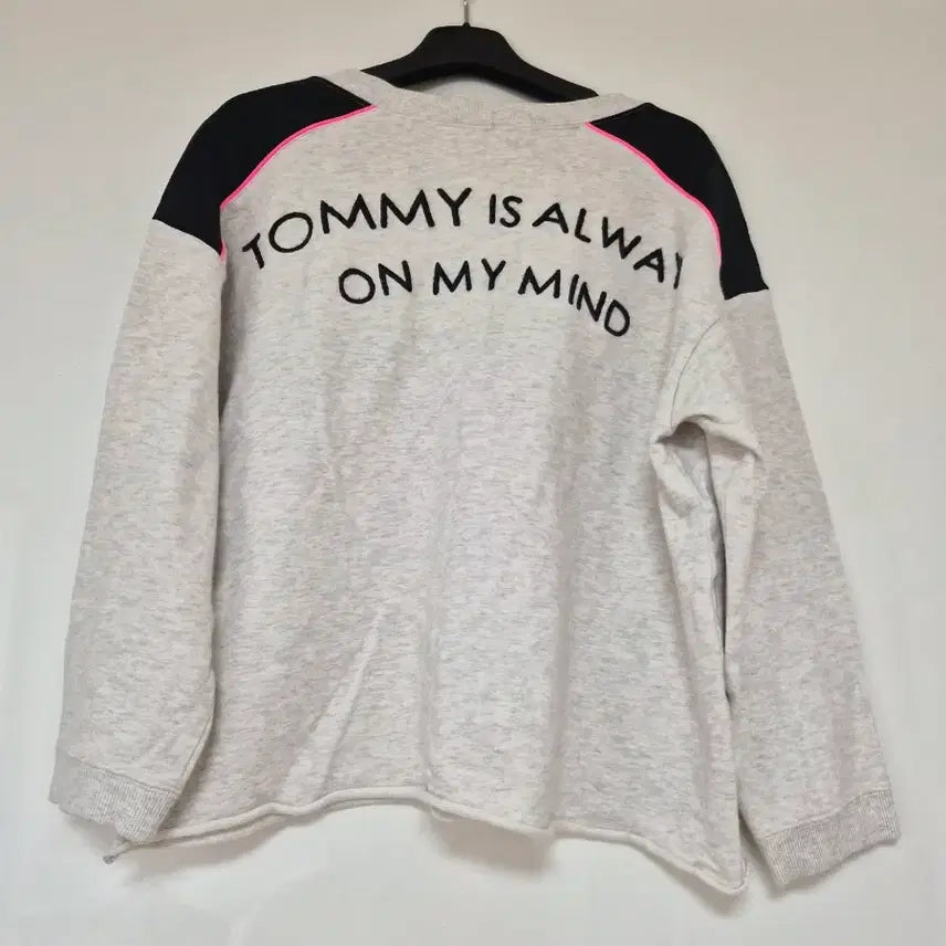 [BUNJANG] Tommy Gray Black Colorblock Pocketed Sweatshirt / Tommy 회색 블랙 배색 포인트 맨투맨 티셔츠
