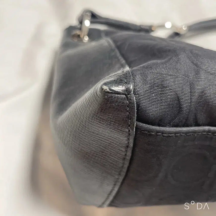 [SOLD OUT] 페라가모 블랙 간치니 숄더백
