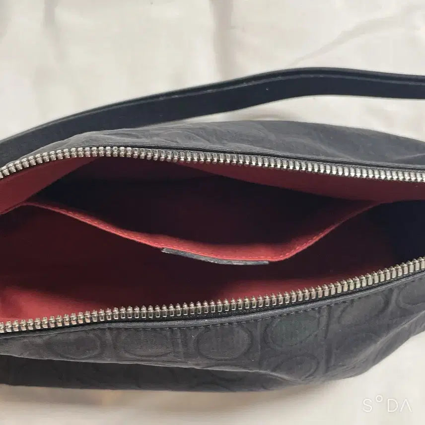 [SOLD OUT] 페라가모 블랙 간치니 숄더백