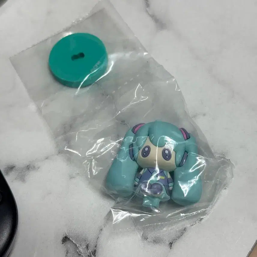 [BUNJANG] Vocaloid Miku Figure / 보컬로이드 미쿠 일본 다이소 피규어