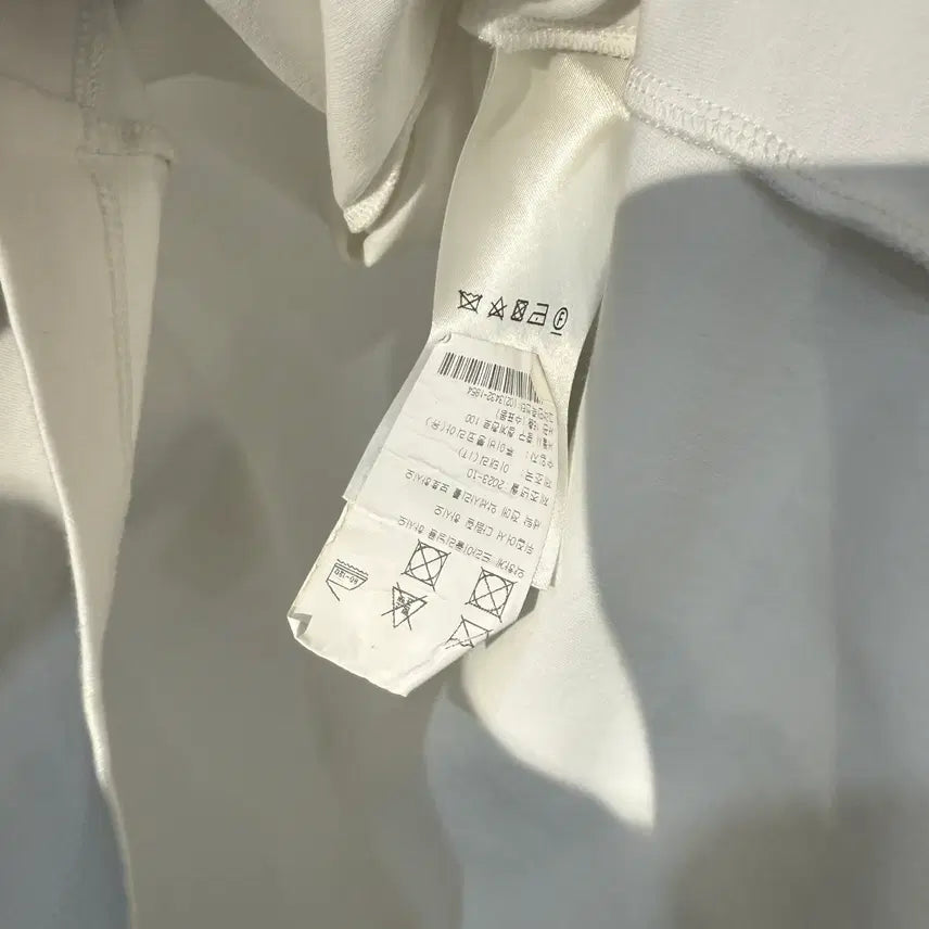 [SOLD OUT] 루이비통 lv 체인 디테일 반팔 티셔츠