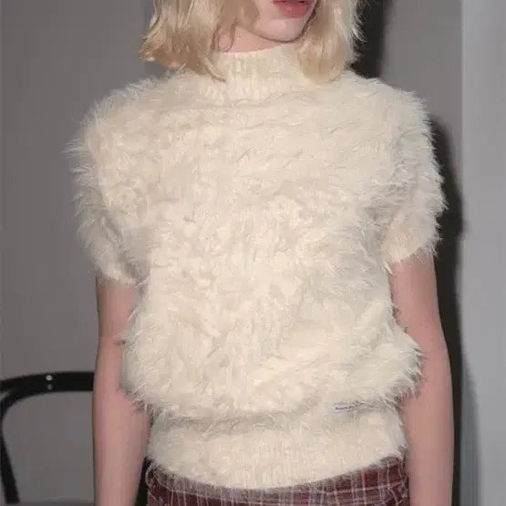 [BUNJANG] Margarine Fingers Hairy High Neck Knit (Light Yellow) / 마가린핑거스 헤어리 하이넥 니트  (LIGHT YELLOW)