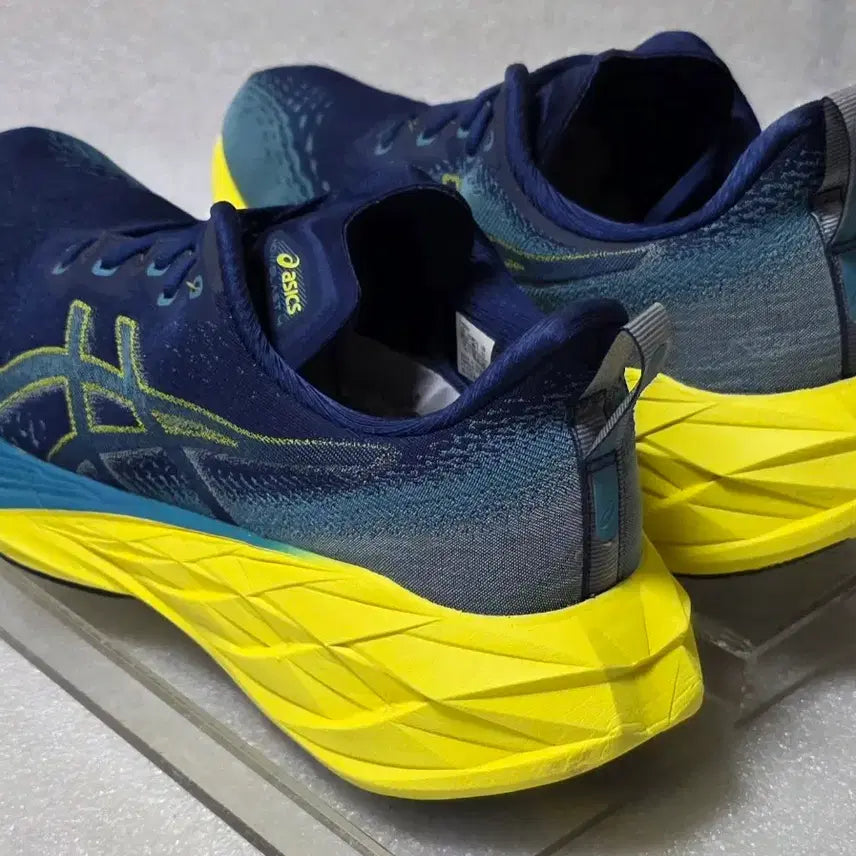 [SOLD OUT] 아식스 ASICS 노바블라스트 4 러닝화 워킹화 남성 285