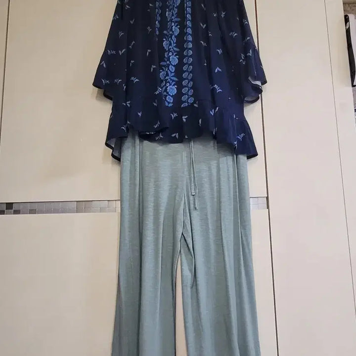 [BUNJANG] Style &amp; Co. Floral Jersey Blouse / 새옷 미국수입Style&amp;Co. 플라워 져지 집시인디고