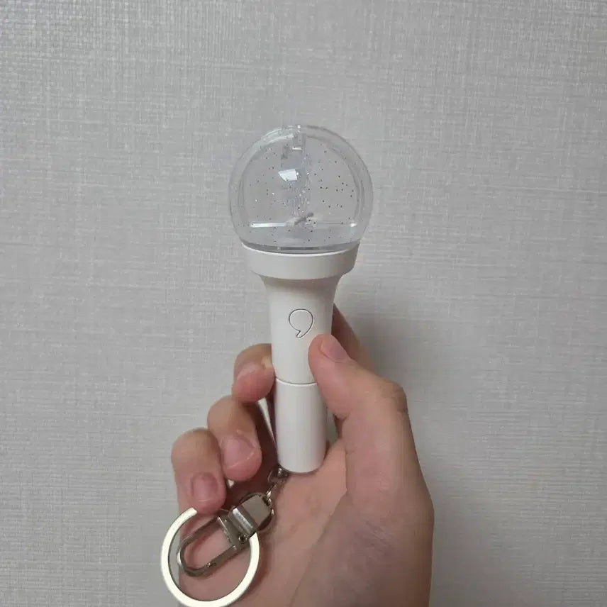 [BUNJANG] IVE Official Lightstick Mini Keychain / (오늘만 가격인하) 아이브 응원봉 키링 미니 응원봉 아이해봉 키링