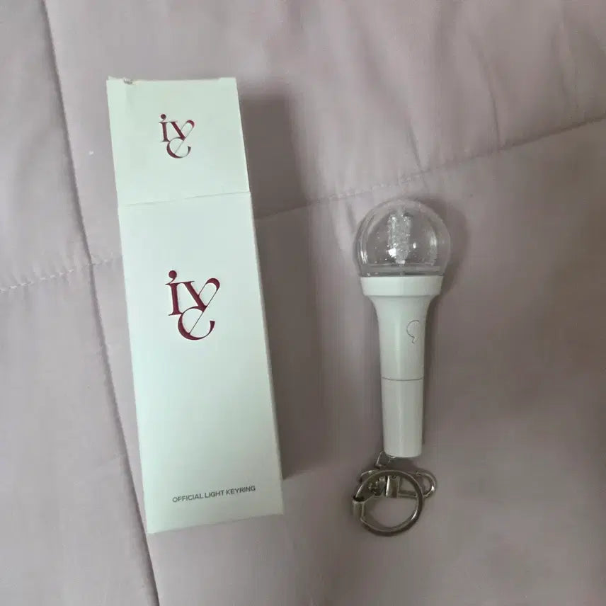 [BUNJANG] IVE Official Lightstick Mini Keychain / (오늘만 가격인하) 아이브 응원봉 키링 미니 응원봉 아이해봉 키링