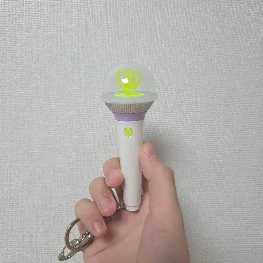 [BUNJANG] IU Mini Lightstick Keychain / 아이유 응원봉 키링 미니 응원봉 아이크 키링