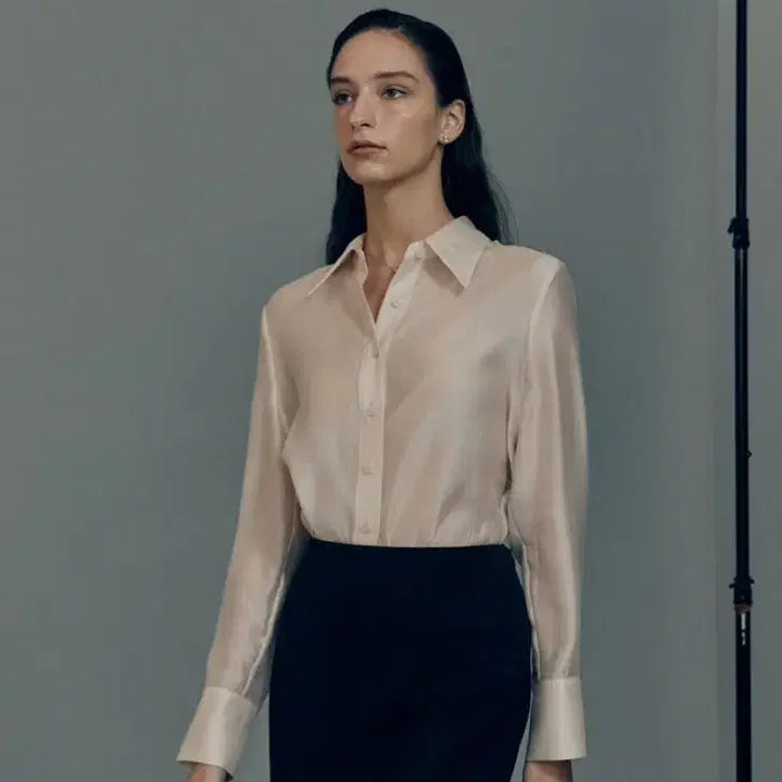 [BUNJANG] SIE Glimming Sheer Blouse Pearl / SIE 글리밍 시어 블라우스 펄색상