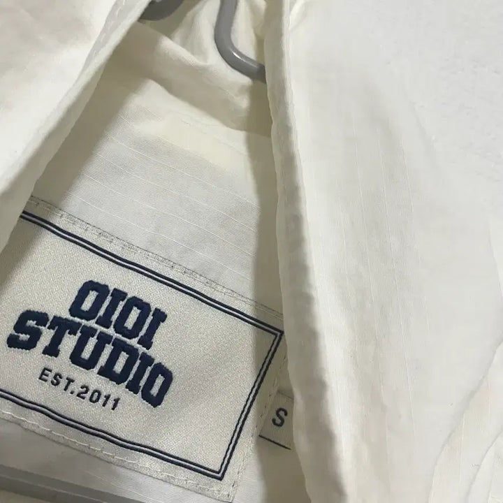 [BUNJANG] OIOI Collection White Lightweight Zip-Up Jacket / 오아이오아이 컬렉션 화이트 바스락 집업