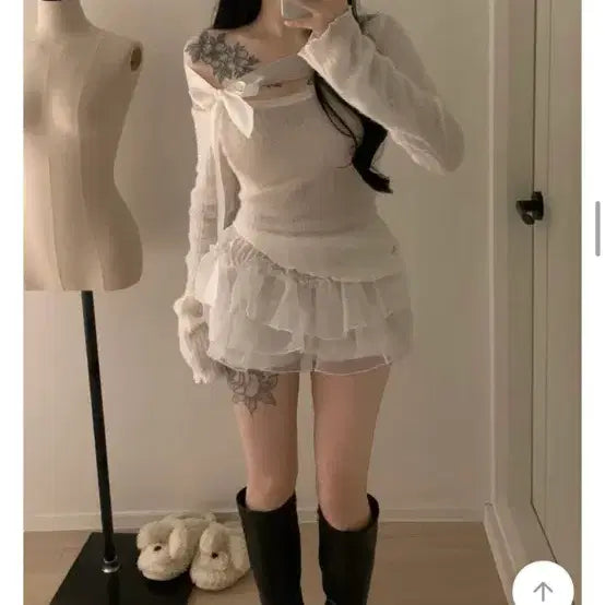 [BUNJANG] White Ribbon Off-Shoulder Blouse / 화이트 리본 오프숄더 블라우스