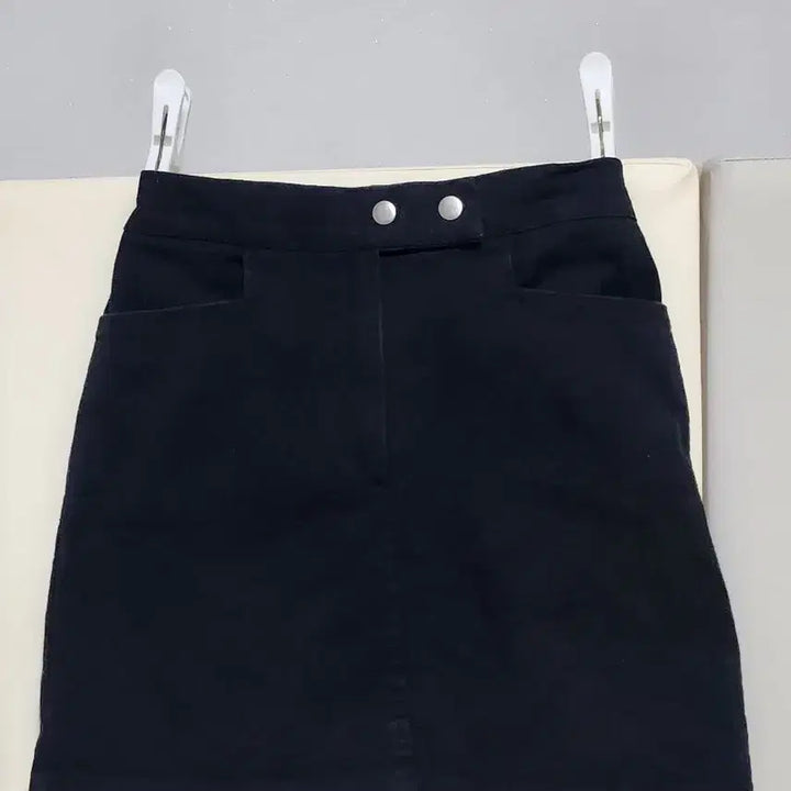 [BUNJANG] A-Line Black Skirt / 허리 밴딩 A라인 블랙 스커트