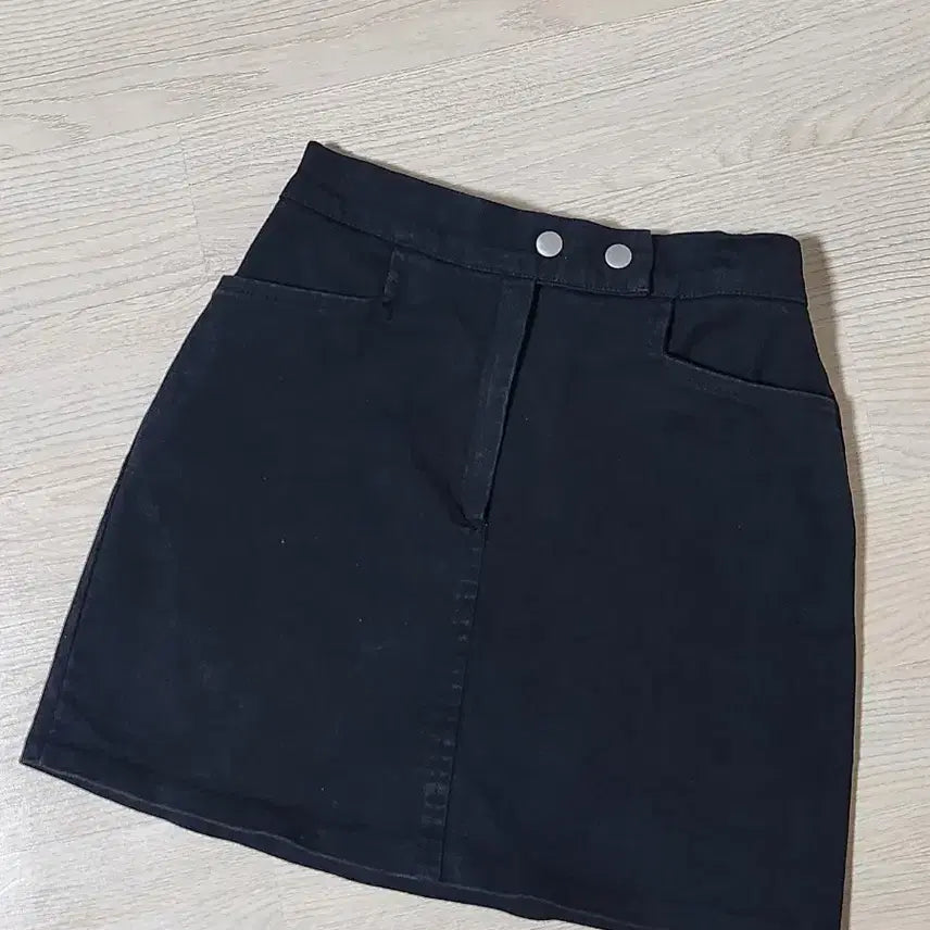[BUNJANG] A-Line Black Skirt / 허리 밴딩 A라인 블랙 스커트