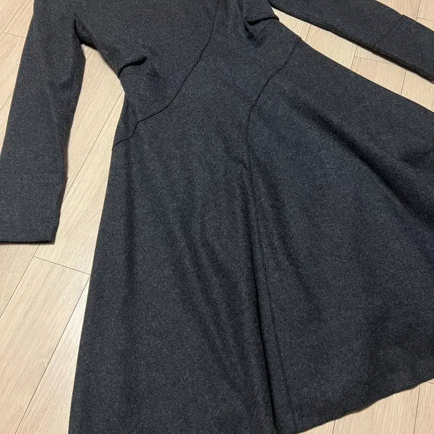 [BUNJANG] MICHAA Wool Flare Shirred Hepburn Dress / 미샤 MICHAA 울 플레어 셔링 햅번 원피스 입술넥보트넥상견례예복하객룩