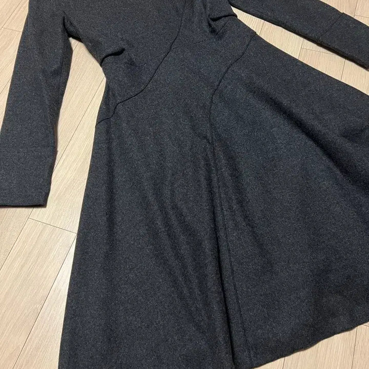 [BUNJANG] MICHAA Wool Flare Shirred Hepburn Dress / 미샤 MICHAA 울 플레어 셔링 햅번 원피스 입술넥보트넥상견례예복하객룩