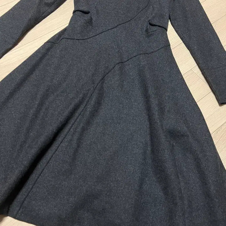 [BUNJANG] MICHAA Wool Flare Shirred Hepburn Dress / 미샤 MICHAA 울 플레어 셔링 햅번 원피스 입술넥보트넥상견례예복하객룩