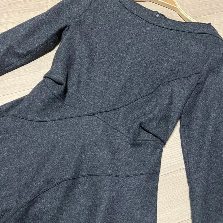 [BUNJANG] MICHAA Wool Flare Shirred Hepburn Dress / 미샤 MICHAA 울 플레어 셔링 햅번 원피스 입술넥보트넥상견례예복하객룩