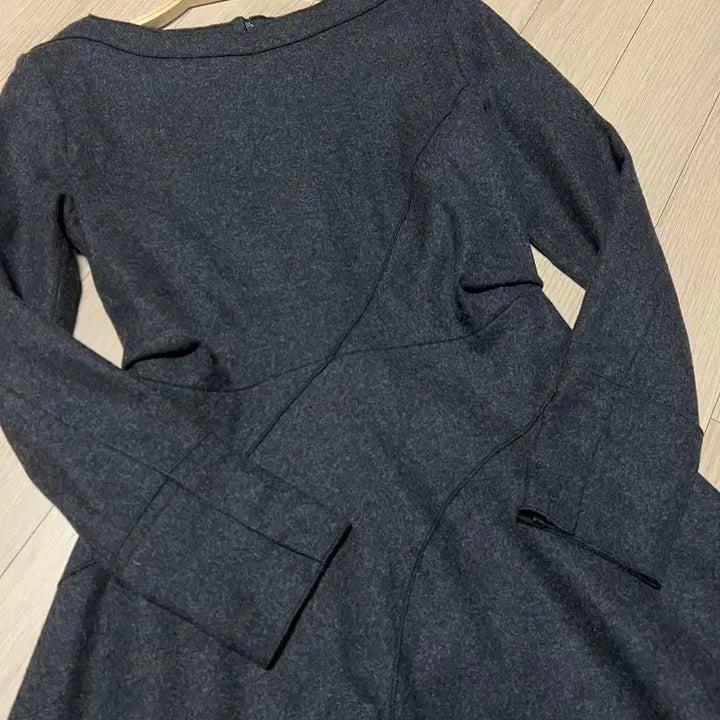 [BUNJANG] MICHAA Wool Flare Shirred Hepburn Dress / 미샤 MICHAA 울 플레어 셔링 햅번 원피스 입술넥보트넥상견례예복하객룩