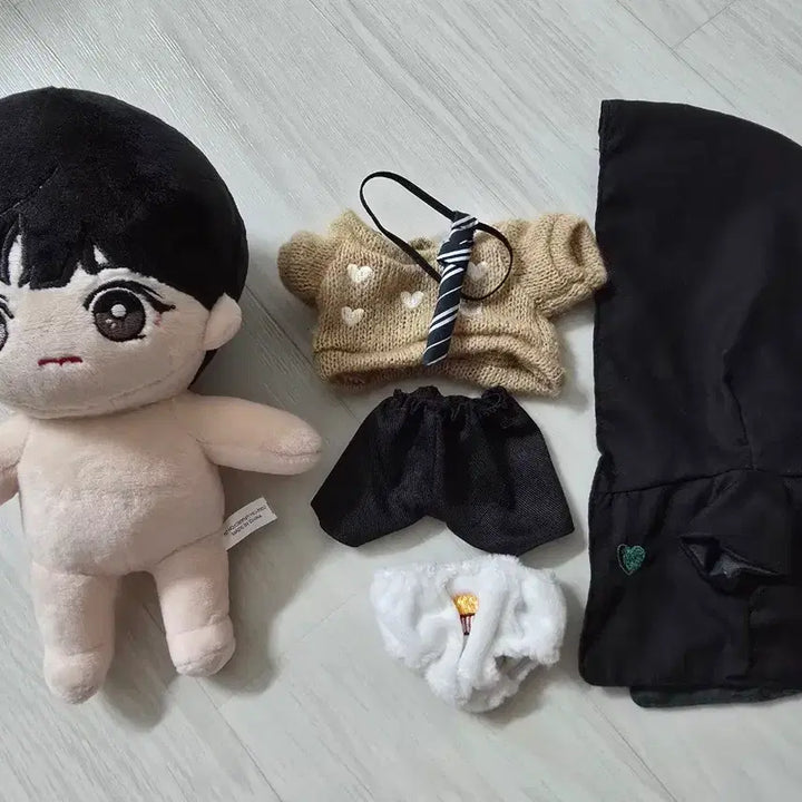 [BUNJANG] Park Jihoon Heukblli 20cm Doll / 박지훈 인형 흑블리