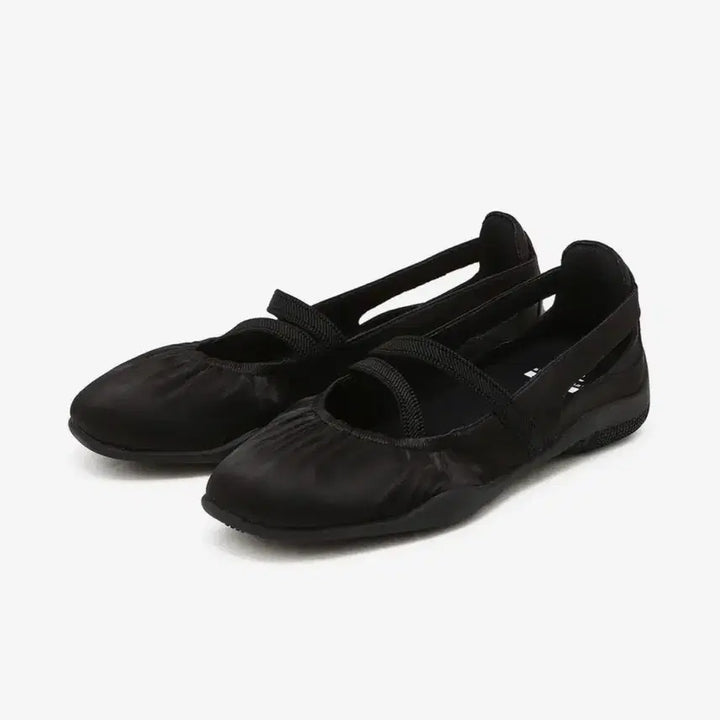 [SOLD OUT] 질바이질스튜어트 미라 하이브리드 스니커즈 블랙