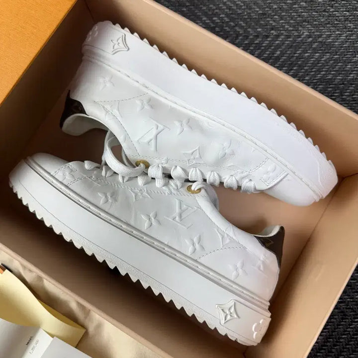 [BUNJANG] Louis Vuitton Time Out Sneakers Women&