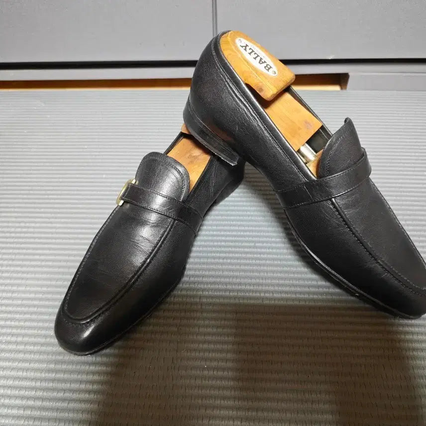 [BUNJANG] Salvatore Ferragamo Black Leather Men&