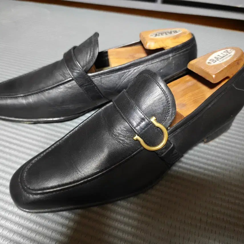 [BUNJANG] Salvatore Ferragamo Black Leather Men&