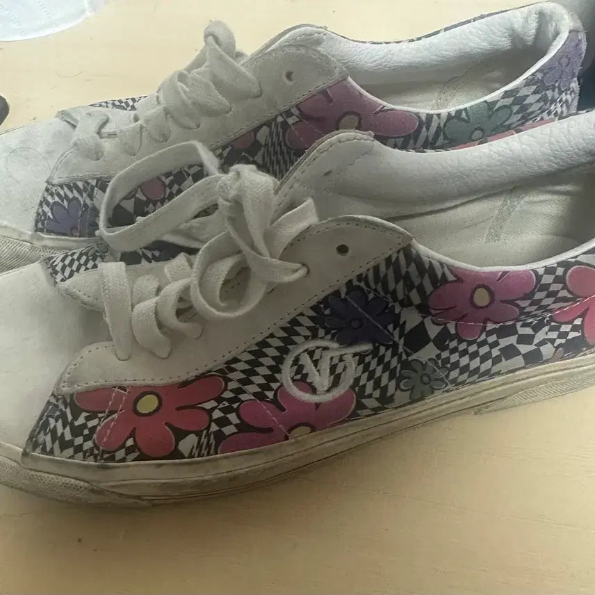 [BUNJANG] Vans Floral Limited Edition Sneakers / 반스 한정판 꽃무늬 275