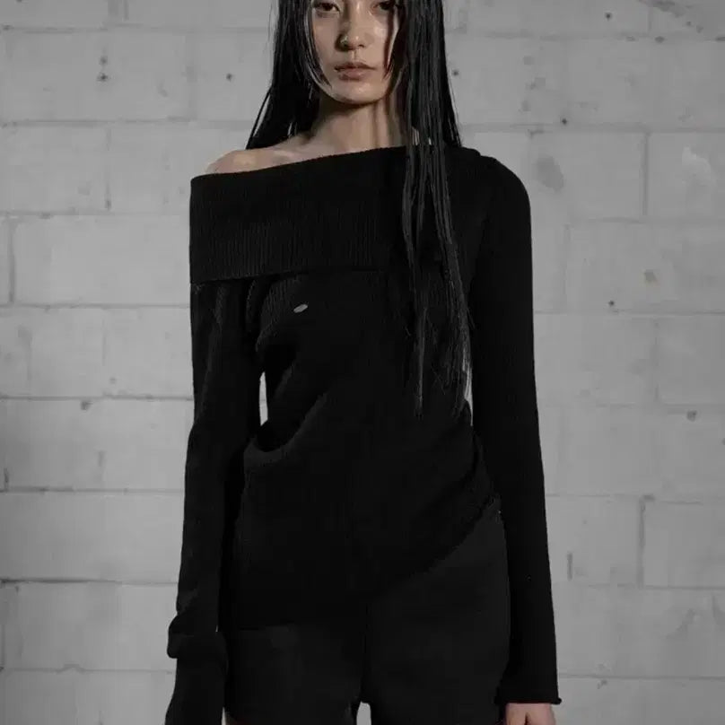 [BUNJANG] Bohemian Seoul Open Collar Asymmetric Knit Top / 보헤미안서울 오픈 카라 니트 언발란스 오프숄더 원숄더 블랙