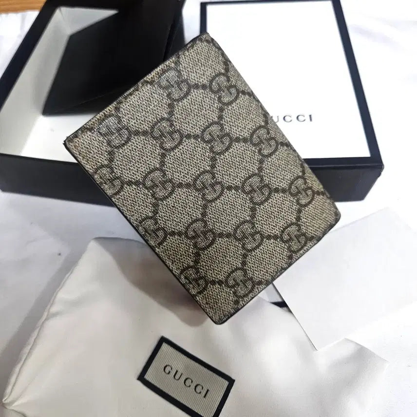 [BUNJANG] Gucci GG Supreme Card Wallet / 구찌 GG 수프림 카드지갑 반지갑 정품입니다