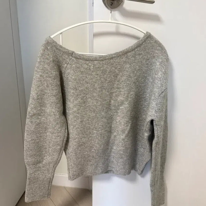 [BUNJANG] Off-Shoulder Knit Top / 오프숄더니트
