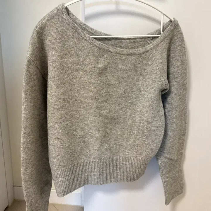 [BUNJANG] Off-Shoulder Knit Top / 오프숄더니트