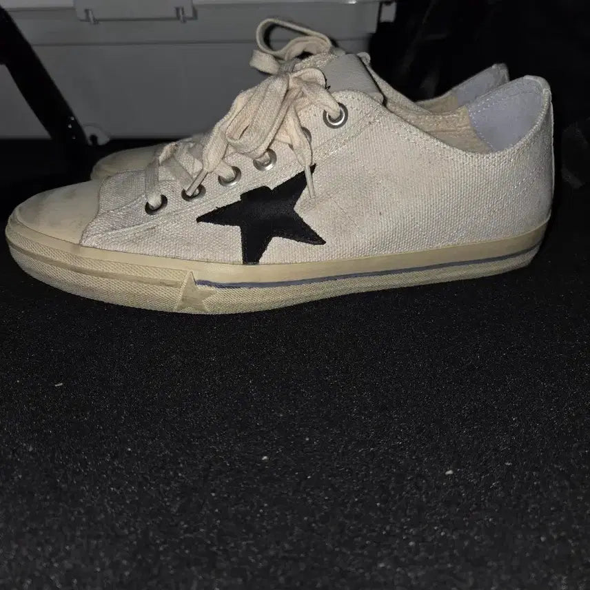 [BUNJANG] Golden Goose V-Star 2 Sneakers / 골든구스 남성 스니커즈 브이스타2 41사이즈