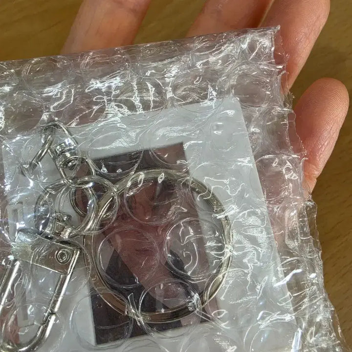 [BUNJANG] BTS J-Hope Arirang Weverse POB Photocard Keyring / (반택준등무배)방탄소년단 아리랑 위버스 예판 특전 포토키링 제이홉